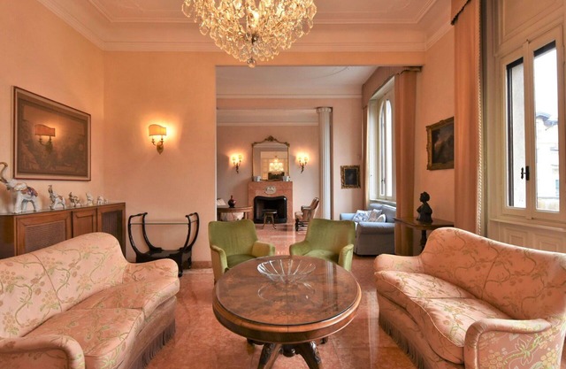 Cosy apartment for 10 people with WIFI, A/C, TV and balcony