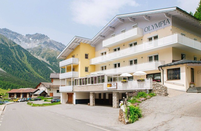 Cosy apartment for 3 guests with WIFI, terrace, pets allowed and panoramic view