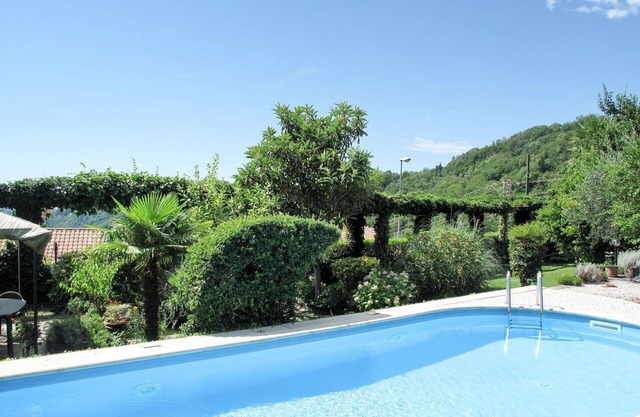 Cosy apartment for 4 guests with pool, WIFI, TV, patio and pets allowed