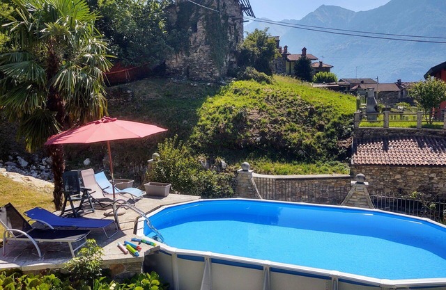Cosy apartment for 4 guests with WIFI, A/C, pool, TV, terrace and pets allowed