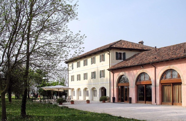 Cosy apartment for 4 people with A/C, WIFI, TV, terrace, pets allowed and parking