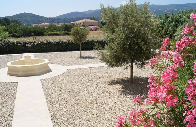 Cosy apartment for 4 people with A/C, TV, terrace, pets allowed and parking