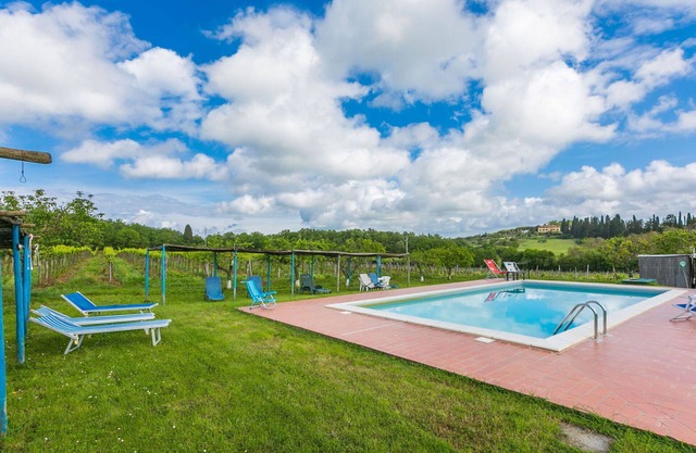 Cosy apartment in villa for 5 guests with pool, WIFI, TV, patio and pets allowed