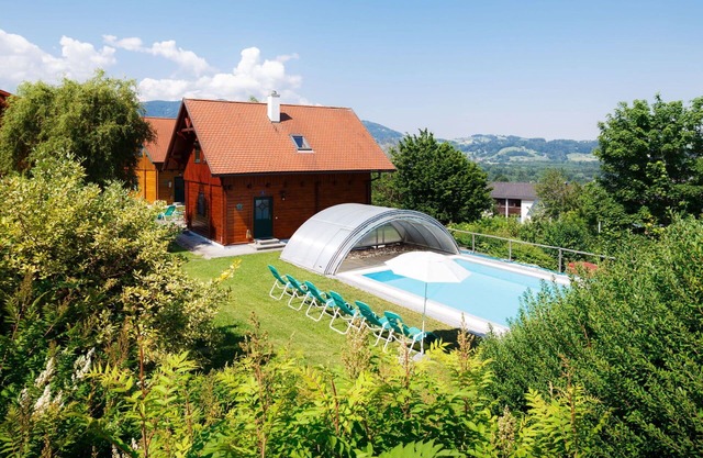 Cosy apartment in villa for 4 people with WIFI, pool, TV, terrace and pets allowed