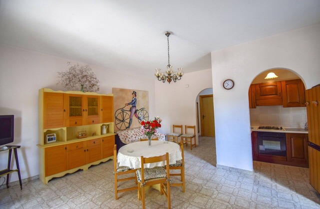 Cosy apartment for 6 people with A/C, TV and pets allowed