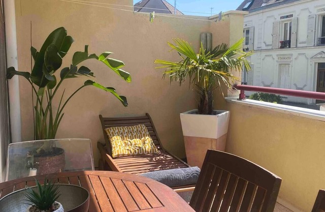 Cosy Apartment With Large Terrace South