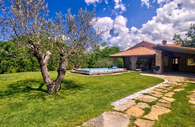 Cosy apartment with A/C, WIFI, private pool, TV, terrace, pets allowed and panoramic view