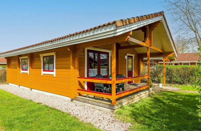 Cosy chalet on versatile holiday park