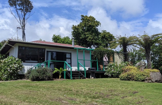 Cosy cottage just 7 mins from beach!