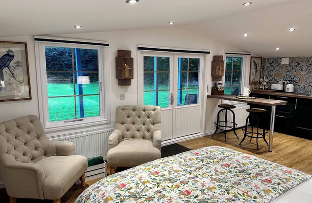Cosy Countryside Lodge, 10 Mins From the Beach and National Park