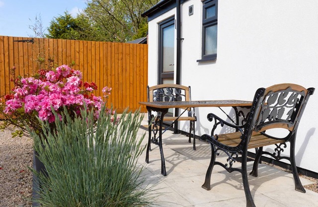 Cosy Double or Twin Studio Near Shearsby, England