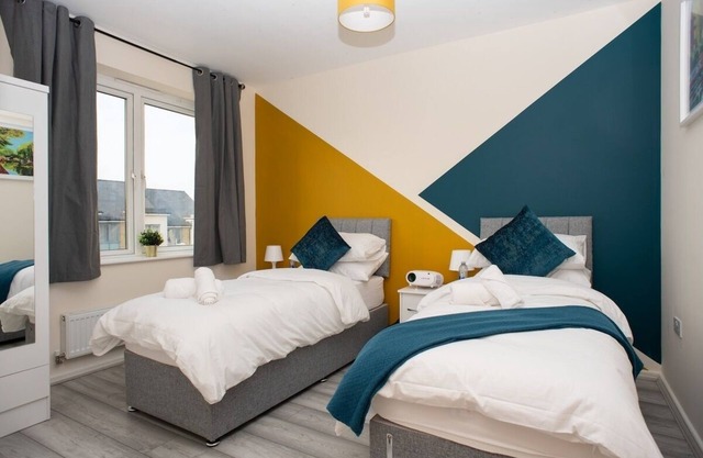 Cosy entire home|Free Parking|Contractors