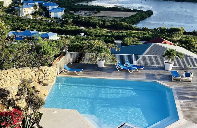 Cosy Frangipani duplex with sea and Saint Barthelemy views