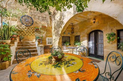 Cosy Hideaways in Traditional Maltese House