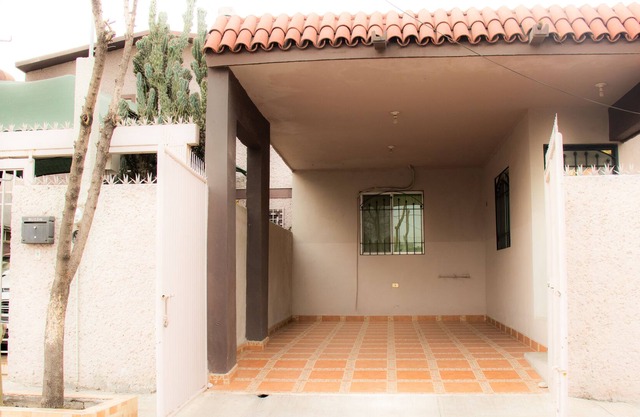 Cosy house fully furnished at Las Cumbres area