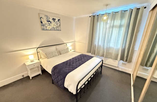 Cosy house in Slough near Legoland and Windsor