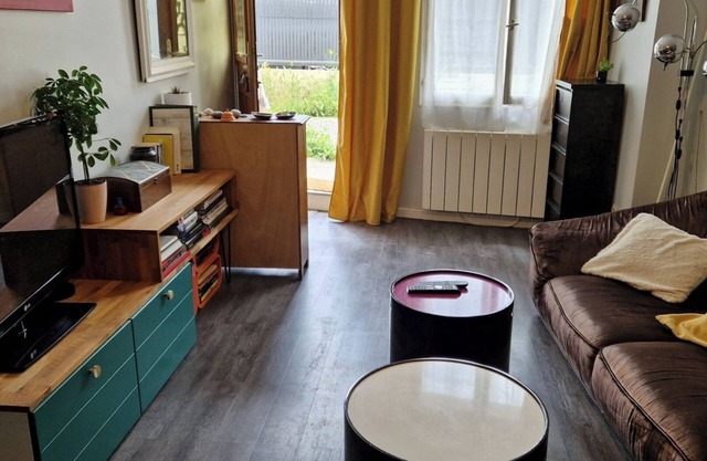Cosy little house Centre de Miribel In a quiet cul-de-sac Near Lyon