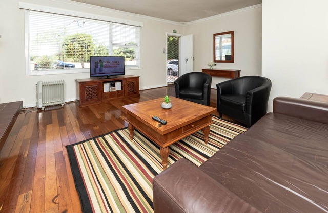 Cosy Lodge Thornlie - comfort at value price.
