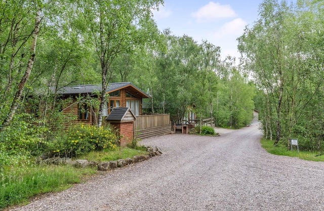 Cosy log cabin with one double.
