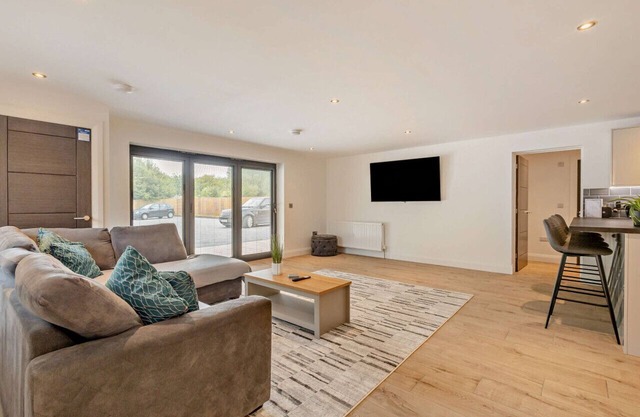 Cosy Nook One - Two Bedroom Apartment, Sleeps 4