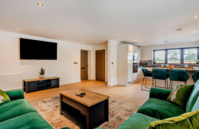 Cosy Nook Three - Three Bedroom Apartment, Sleeps 6