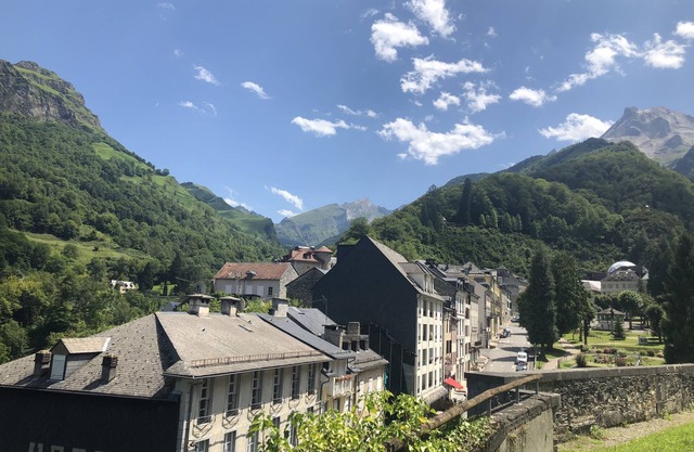 Cosy, renovated family home in the heart of the Pyrenees