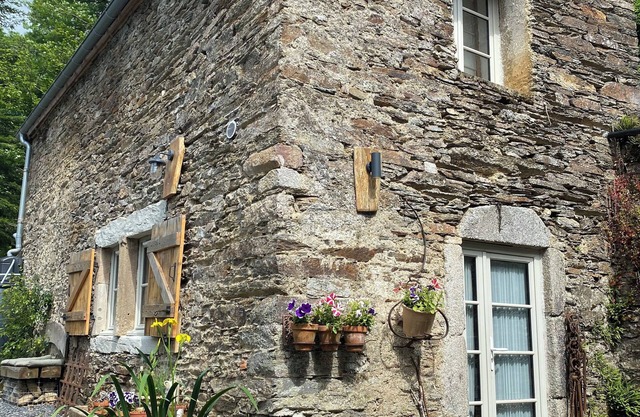 Cosy Retreat in Converted Bread Oven