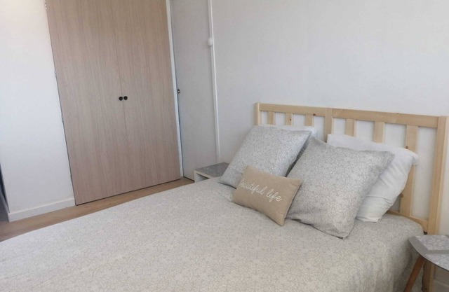 Cosy studio perched on the 1st floor