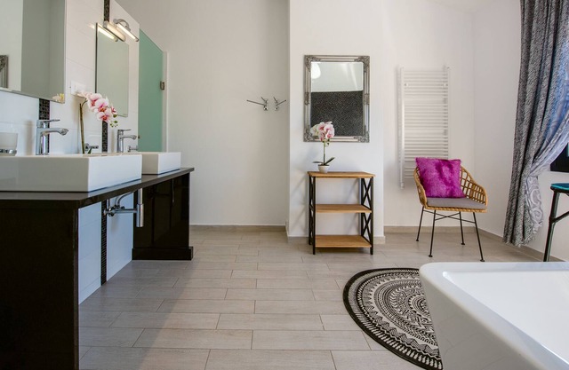 Cosy `style villa Lazi