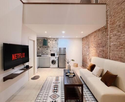 Cotta Room 1 Lv 1 Br in Terracotta House