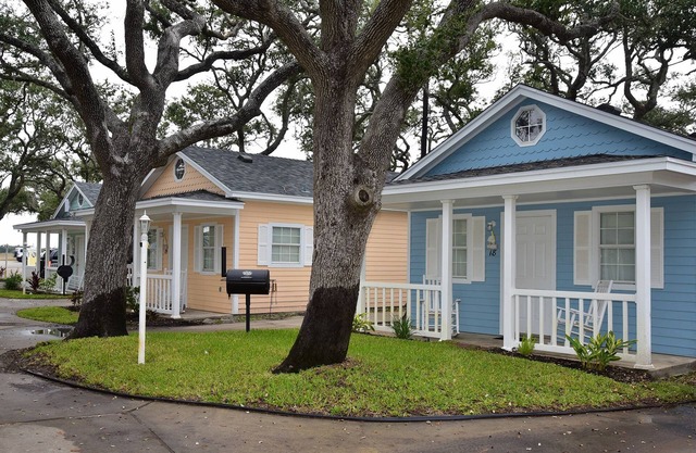 Cottage 16 at D&R Pelican Bay Resort