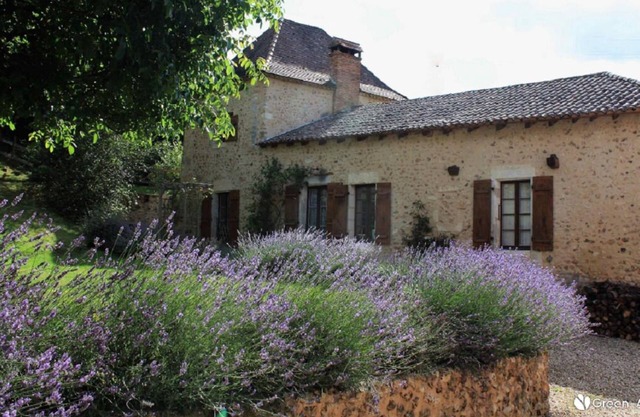 Cottage 4/6 p, heated pool, infrared sauna, large private garden
