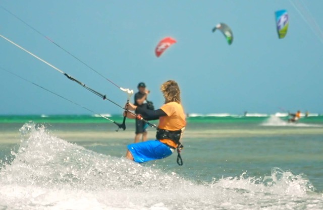 COTTAGE 6 Pers- Pool 200 m2, Beach Lagoon - Spot KITESURF + Loc car