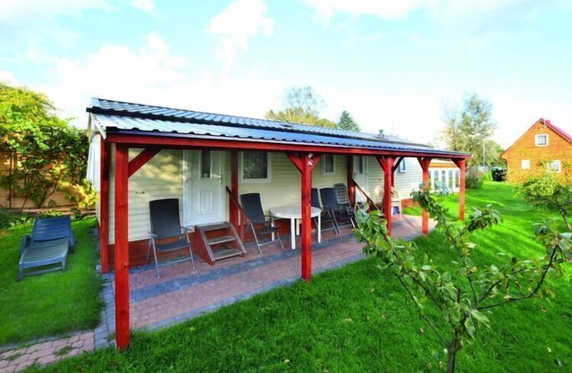 Cottage by Ostrowieckie Lake with Private Beach