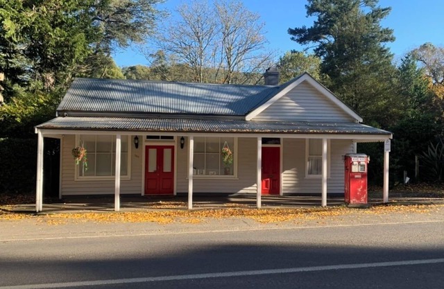 Cottage by the Bowser