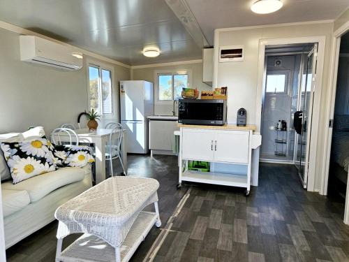 Cottage by the Lake - Pet Friendly