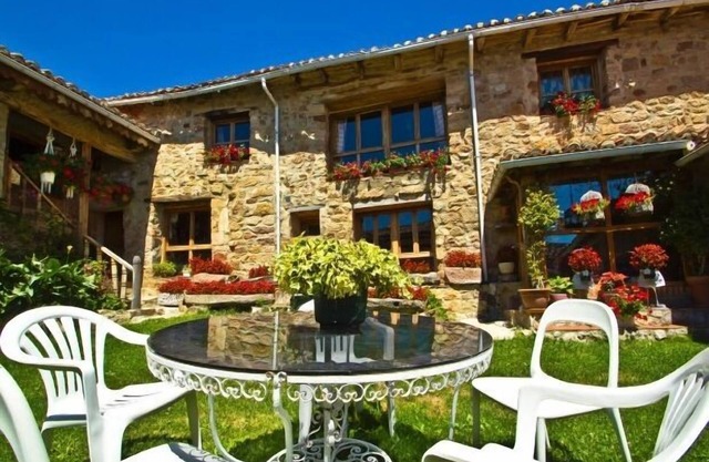 Cottage (full rental) Los Hidalgos de San Mamés for 6 people