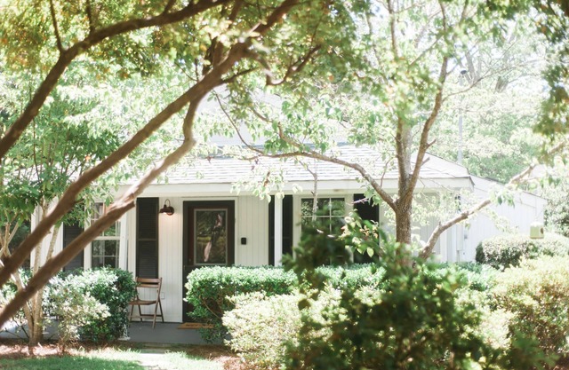 Cottage Getaway in Historic Summerville