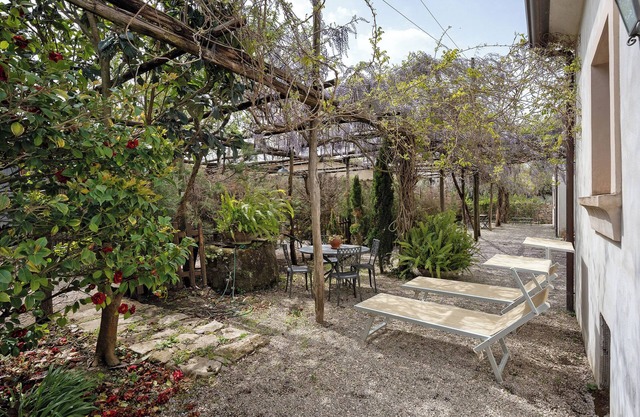 Cottage 'Immerso Nel Verde' with Sea View, Shared Terrace and Wi-Fi