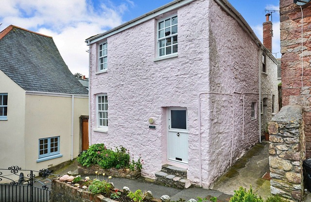 Cottage in Cornwall near Golden Beaches