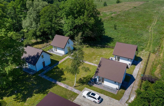 Cottage in Lędzin near Dutch Windmill