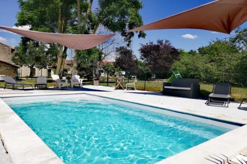 Cottage in Saint-Jean with Terrace