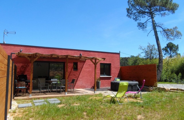 COTTAGE IN THE NATURE WITH PRIVATE JACUZZI 5 MIN FROM THE ARDECHE RIVER