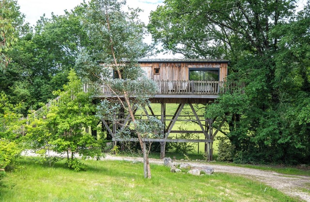 Cottage 'La Cabane De Gardelac' with Private Terrace, Private Garden and Balcony