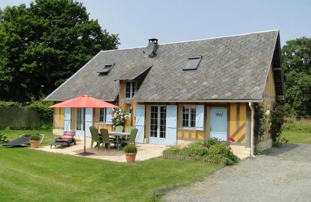 Cottage 'Le Pressoir' with Private Garden