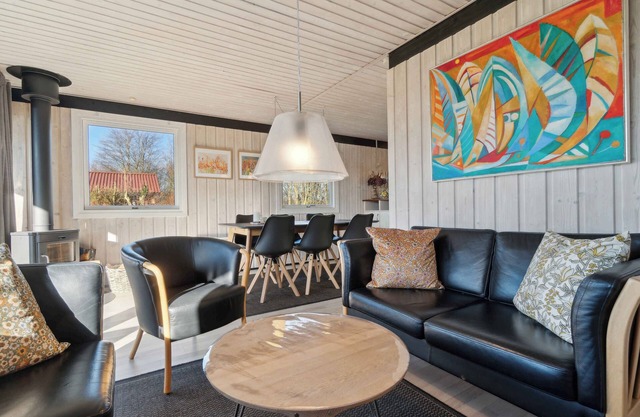 Cottage near idyllic & peaceful sandy beach