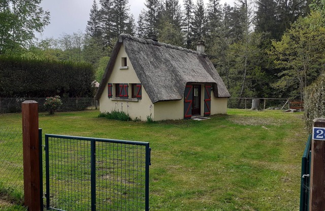 Cottage on the banks of the Vezere river