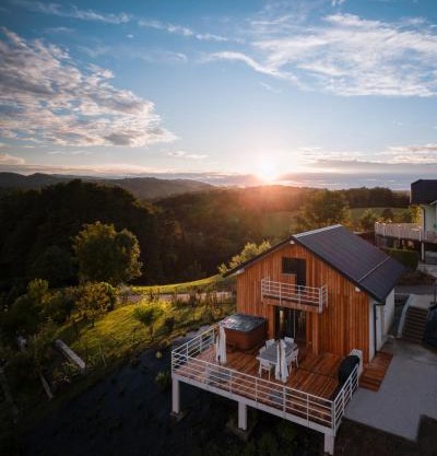 Cottage Retreat with Hot Tub & Sauna
