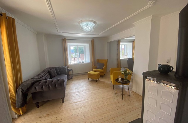 Cottage Sleeps 6 with Parking