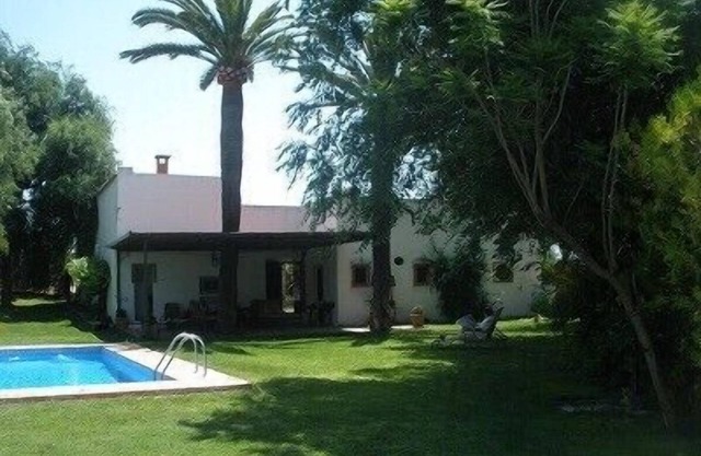 Cottage with charm and with a large garden, pool and terrace.